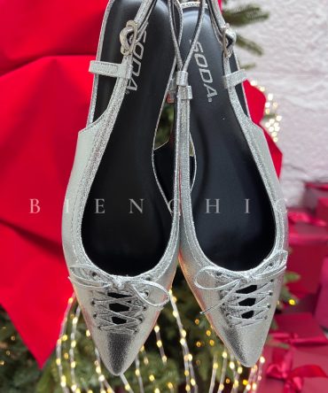 Zapatillas Silver detalle trenzado Scarlet