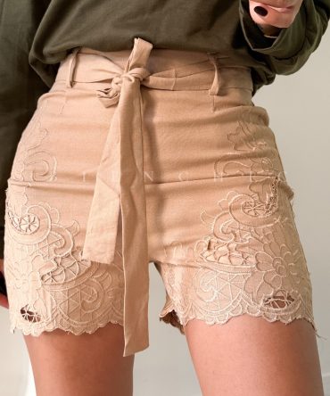 Short de vestir detalle crochet