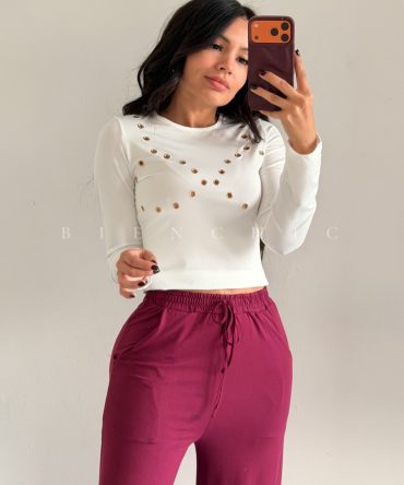 Crop Top de Mangas con Detalles Dorados